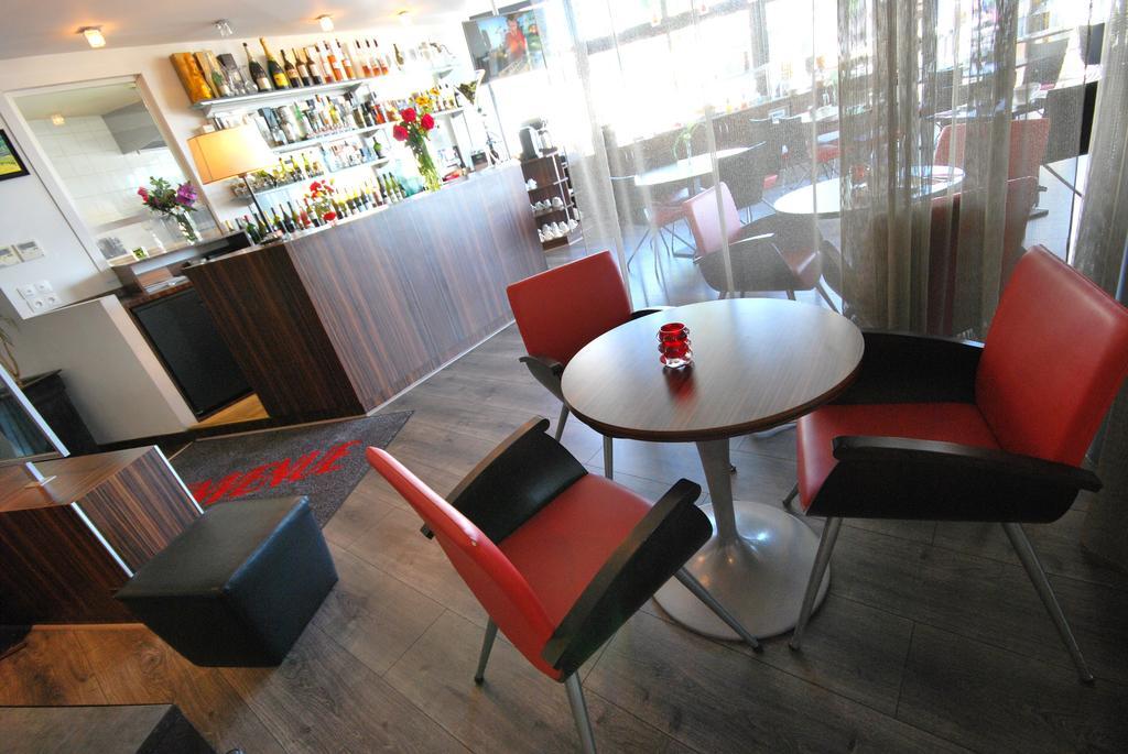 Hotel De Loire Et Restaurant Les Bateliers Trélazé Zewnętrze zdjęcie