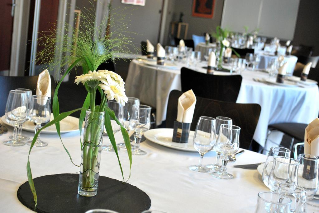 Hotel De Loire Et Restaurant Les Bateliers Trélazé Zewnętrze zdjęcie